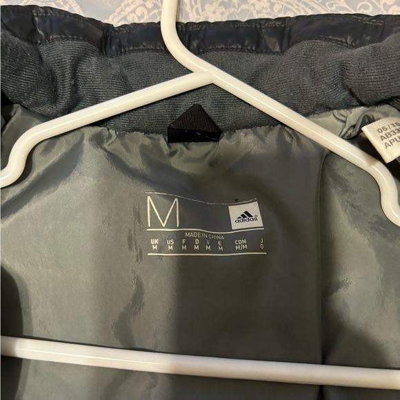 Adidas puffer jacket M - Picture 2 of 5